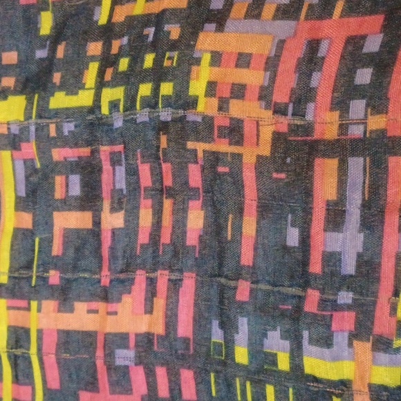 Colorful Geometric Patterned Scarf Shawl - Picture 9 of 10